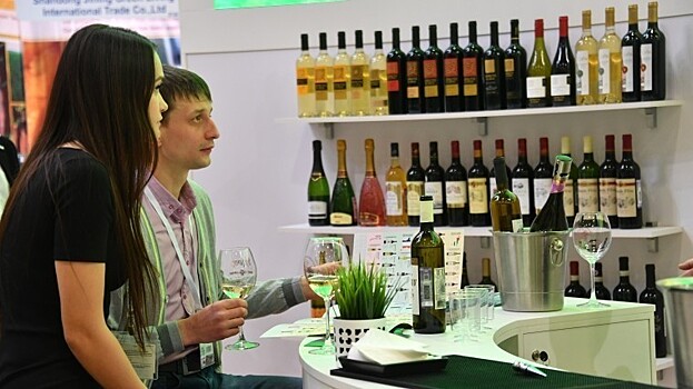 «Мера борьбы с плохишами» — эксперт об установлении минимальных цен на алкоголь