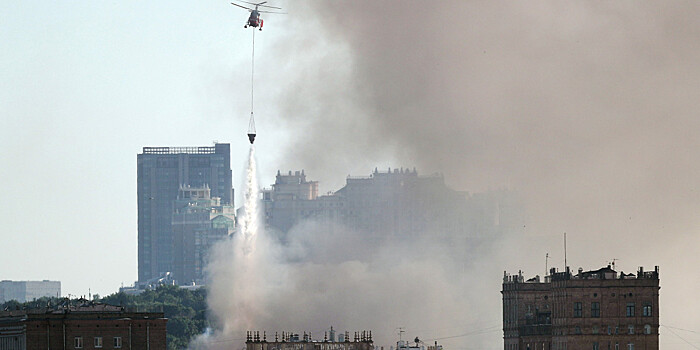 Крупный пожар на складе с пиротехникой в Москве потушен