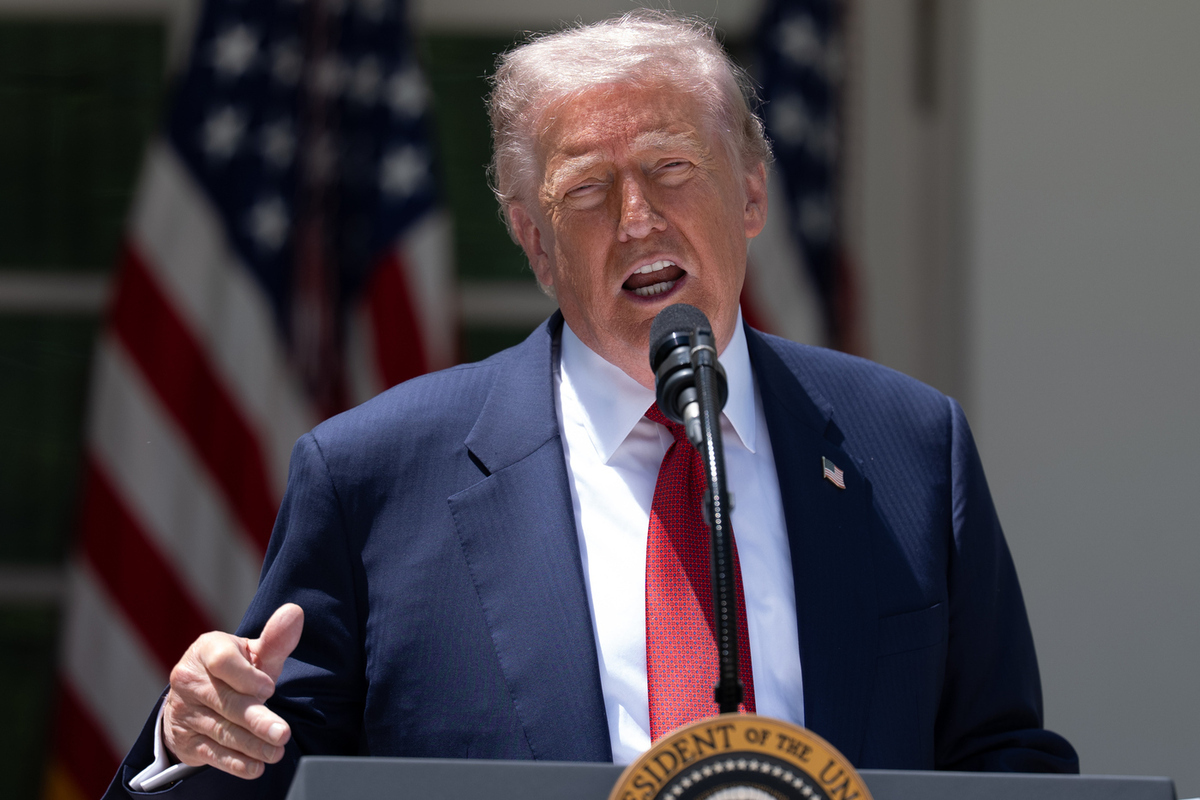 Эксперт разобрал обещания Трампа раскрыть великую тайну Вселенной