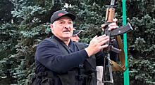 Лукашенко пояснил своё появление с автоматом