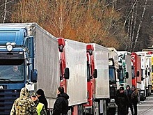 Крупнейший европейский автомобильный переход заблокировали для перевозчиков из России