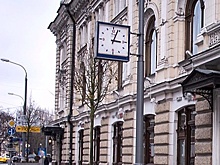 Москвичам рассказали, куда сообщать о сломанных уличных часах