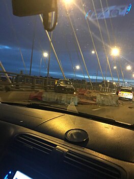 ДТП с БМВ на Петровском мосту на ЗСД собирает пробку