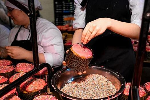 Уральские меценаты готовят Екатеринбург к Пасхе