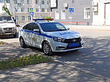 В Самаре вычислили водителя "Приоры", который позволил пассажирам вылезти в окно