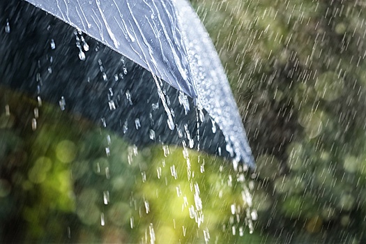 Мэр французского городка приказал дождям прекратиться