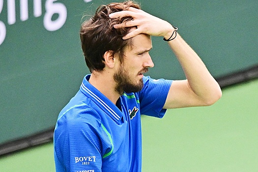 Российский теннисист Медведев проиграл испанцу Алькарасу в финале турнира АТР