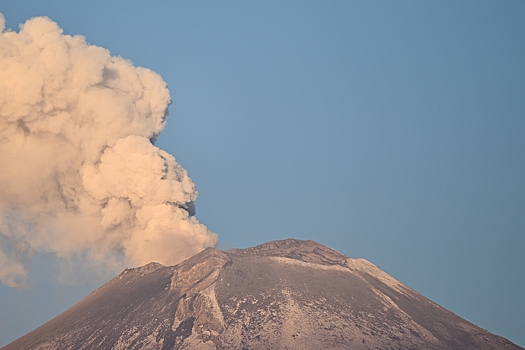 В Мексике активизировался вулкан Попокатепетль