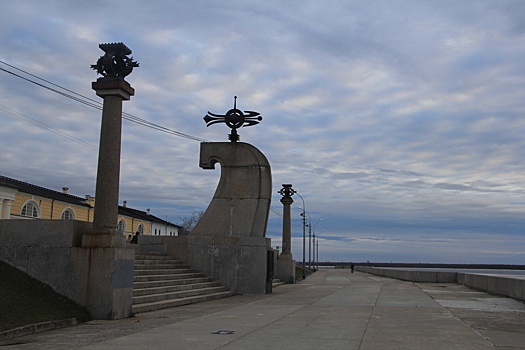 Потрескавшиеся и забытые: в каком состоянии находятся памятники в центре Архангельска