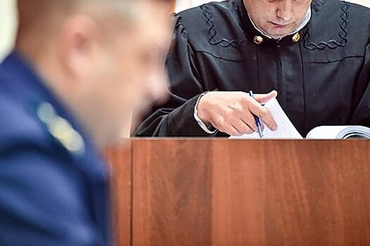Главу российской судоверфи осудили условно за контрабанду военных катеров