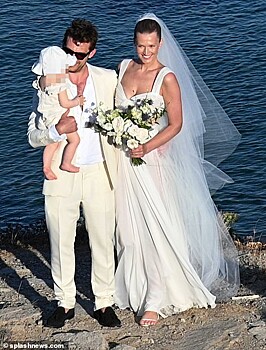 «Мы приняли трудное решение»: топ-модель Тони Гаррн разводится с актером Алексом Петтифером после 5 лет брака