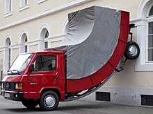 Необычные автомобильные скульптуры Эрвина Вурма