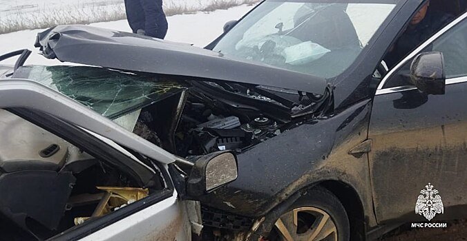 Спасатели вытащили зажатого в авто в результате ДТП оренбуржца