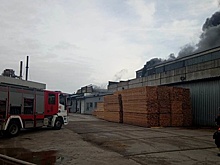 В Петербурге в здании бывшего предприятия произошел пожар