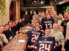 Модано, отец братьев Годро и участники «Чуда на льду» Эрузионе и Маккланахан встретились со сборной США перед Турниром четырех наций