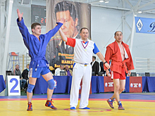 Руководство УВД по САО наградило полицейских-победителей городского чемпионата по самбо среди мужчин и женщин