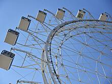 Колесо обозрения в Москве прекратило работу из-за непогоды