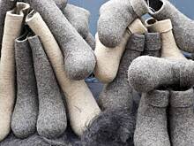 Стилист перечислила варианты модного образа с валенками