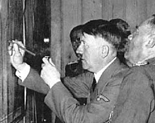 Почему Гитлер расстался с жизнью именно 30 апреля