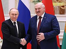 Лукашенко поздравил Путина с днем рождения
