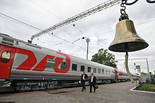 Китай запустил «умные» высокоскоростные поезда нового поколения