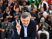 Над головой мечом висит война