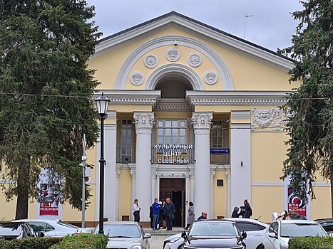Кибовский и Певцов осмотрели культурный центр "Северный" после капитального ремонта