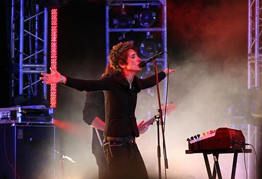 Фанаты визжали от&nbsp;восторга: Земфира* вышла на&nbsp;сцену с&nbsp;плакатом на&nbsp;украинском языке