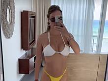 Жена телеведущего Диброва показала фигуру в купальнике