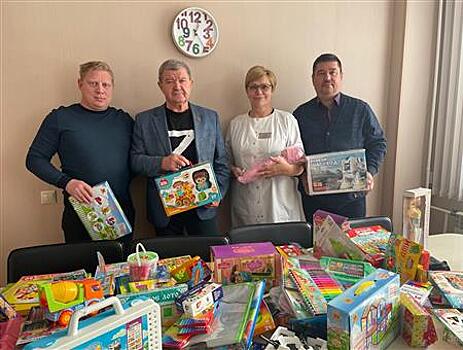 "Коробки храбрости" доставлены в детские больницы Тольятти