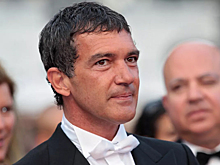 Антонио Бандерас появился на красной дорожке с заметно закрашенной сединой