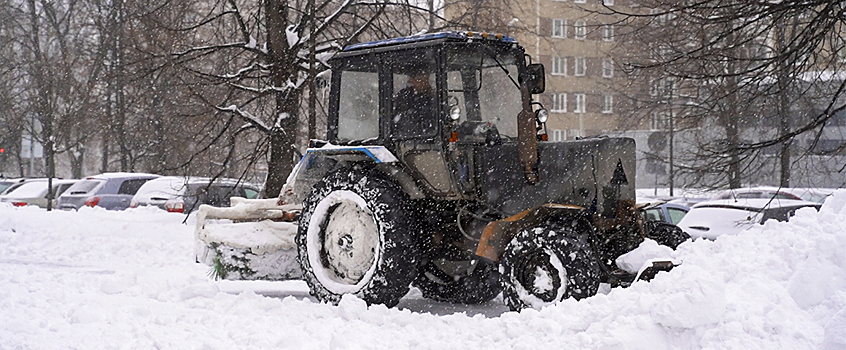 Снег вывезут с улицы Коммунаров в Ижевске 1 апреля