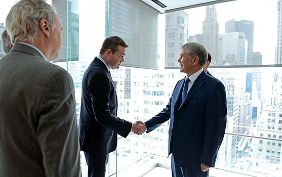 Атамбаев встретился с представителями Visa и Microsoft в Нью-Йорке