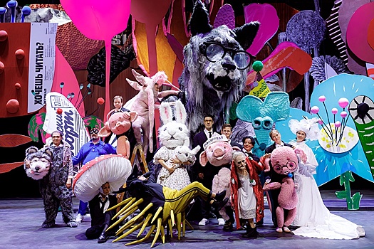 В Театре на Таганке поставили "Три поросенка. Ой" по мотивам сказки Сергея Михалкова