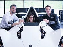 BAC Mono впервые попал в руки к даме