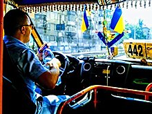 В Киеве маршрутка с пассажирами влетела в столб