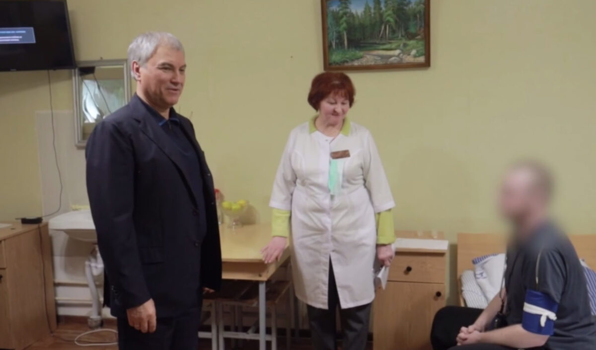 Вячеслав Володин посетил военный госпиталь в Саратове