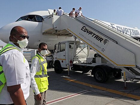 Первый после возобновления авиасообщения самолет из России приземлился в Хургаде