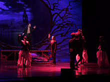 "Нет-нет, да и плюну через плечо": премьера мюзикла "Дракула"