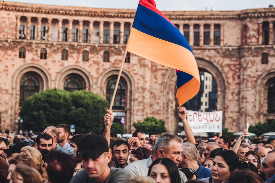 В Армении протестующие перекрыли ведущую в Иран трассу