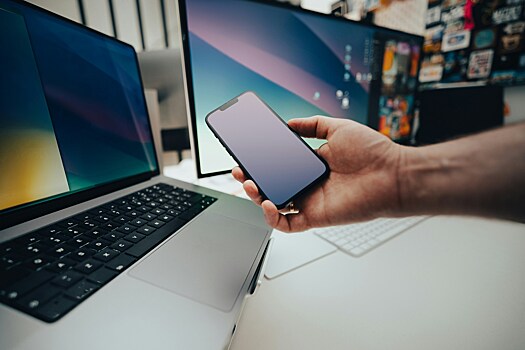 Почти 57% россиян считают себя зависимыми от соцсетей и цифровых сервисов