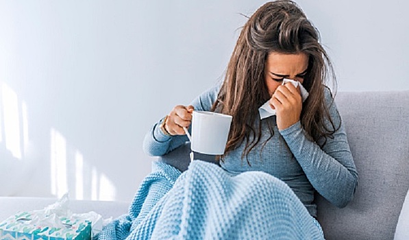 Женщина едва не ослепла из-за запущенного насморка