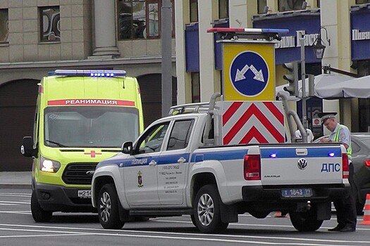 Легковушка и машина скорой помощи столкнулись на северо-востоке Москвы