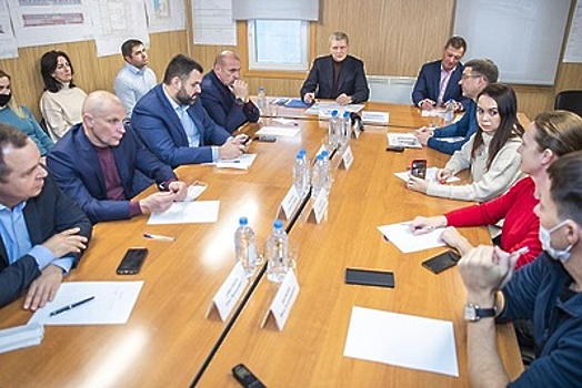 Иванов обсудил с жителями «Гусарской баллады» строительство образовательного кластера