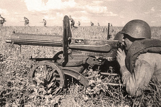 Строчи, пулемётчик!