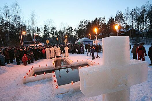 Крещенская вода и крещенское купание. Как правильно?