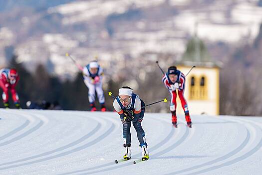 Российская лыжница Непряева перепутала лыжи в масс-старте