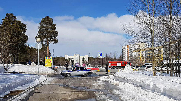 Спецслужбы оцепили территорию площади Памяти в Ноябрьске