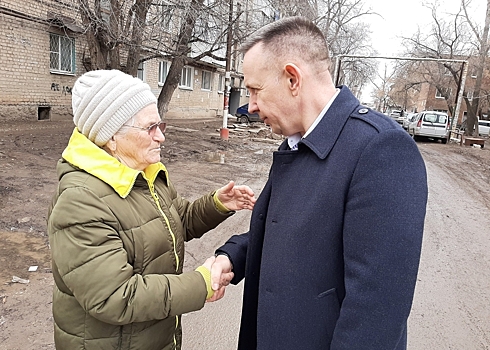 Жители Энгельса могут пожаловаться на желтую воду из крана в соцсетях