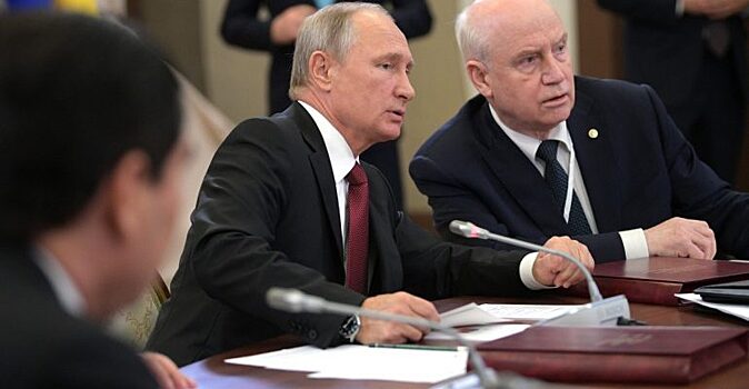 Путин обсудит празднование 75-летия Победы в ВОВ с членами СНГ